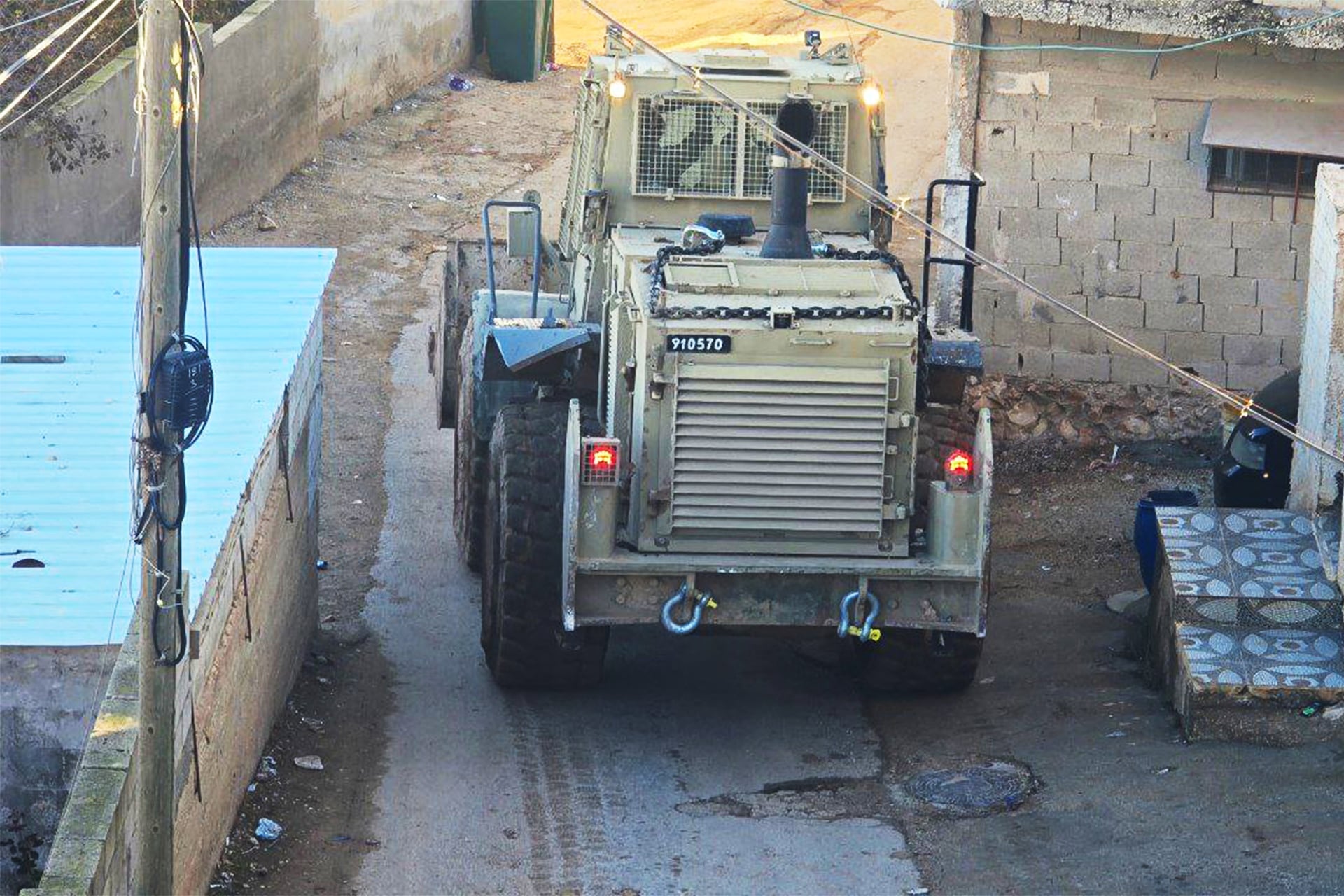 Israeli Forces Injure 130 Palestinians in Tubas Raid