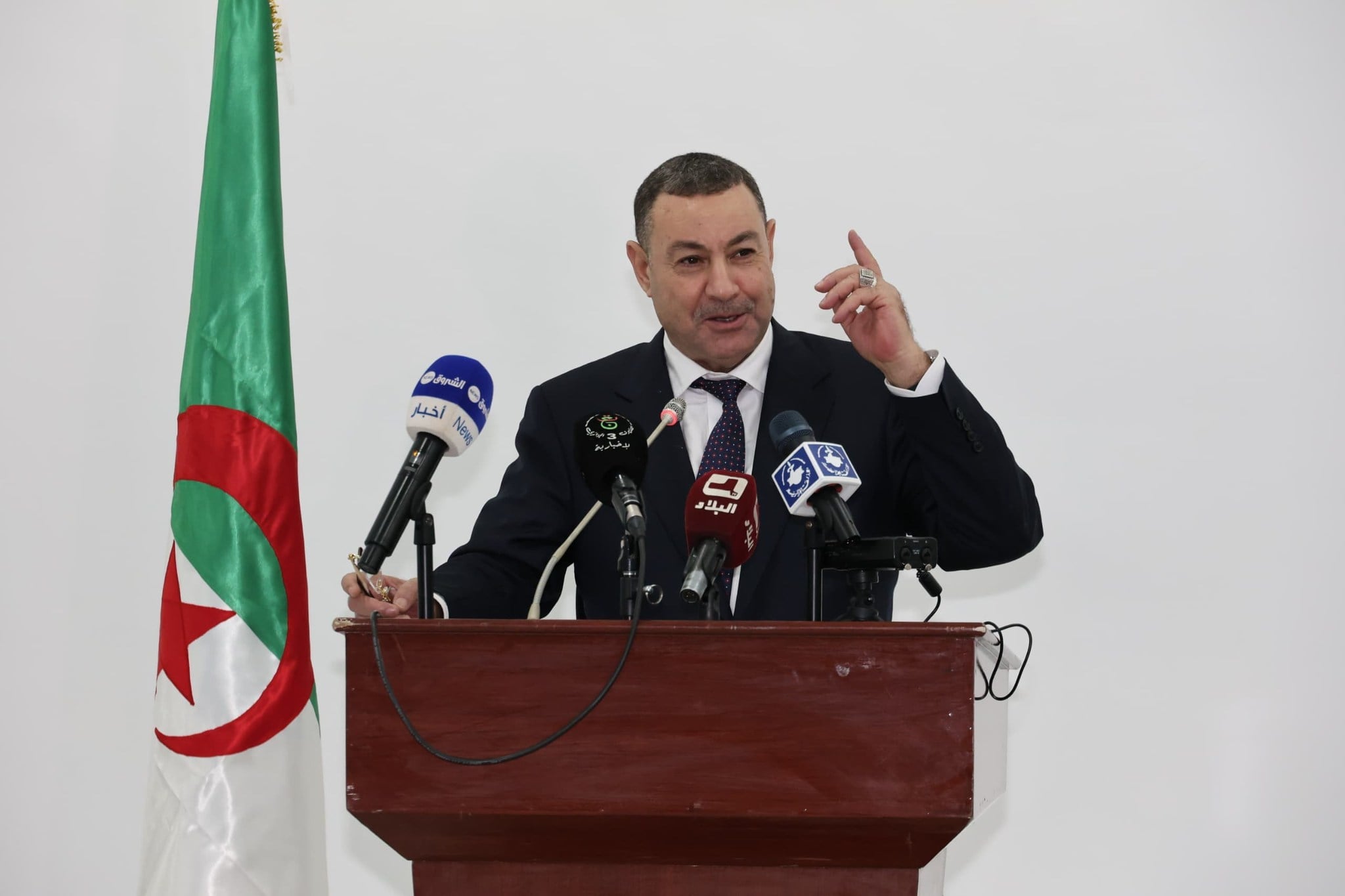 President Tebboune Prioritizes Efficient Public Administration