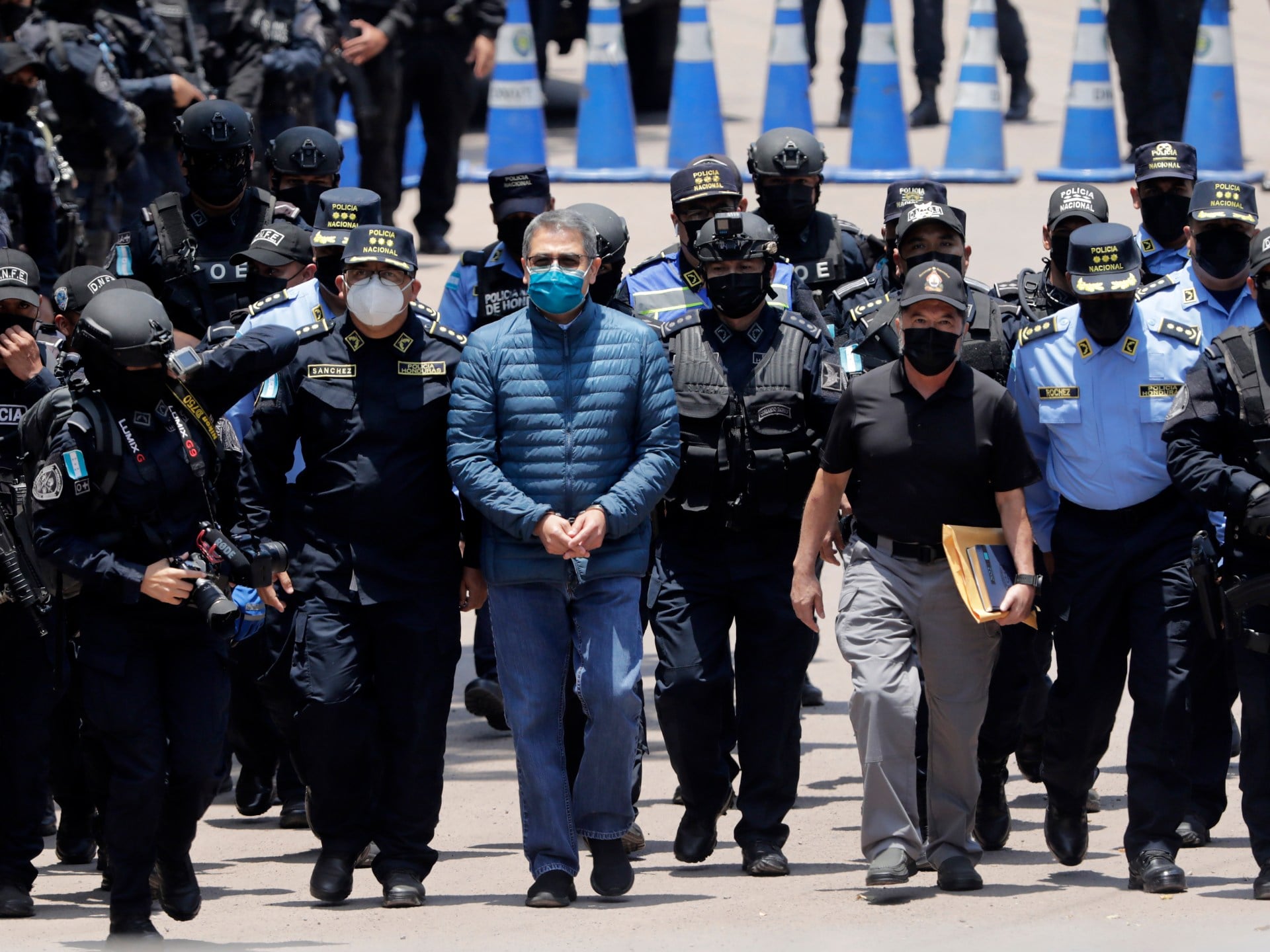 Trump Announces Plan to Pardon Ex-Honduran President Hernandez