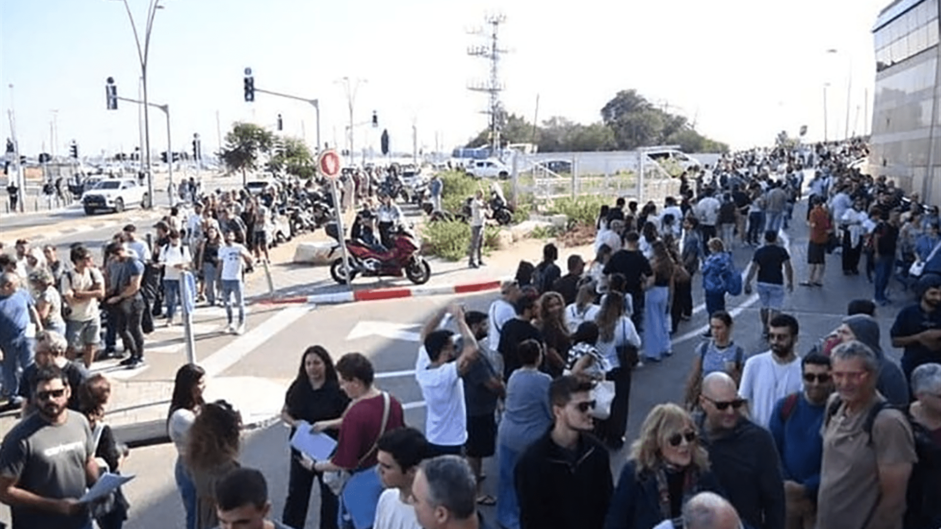 Long Queues in Israel as Citizens Seek Portuguese Passports