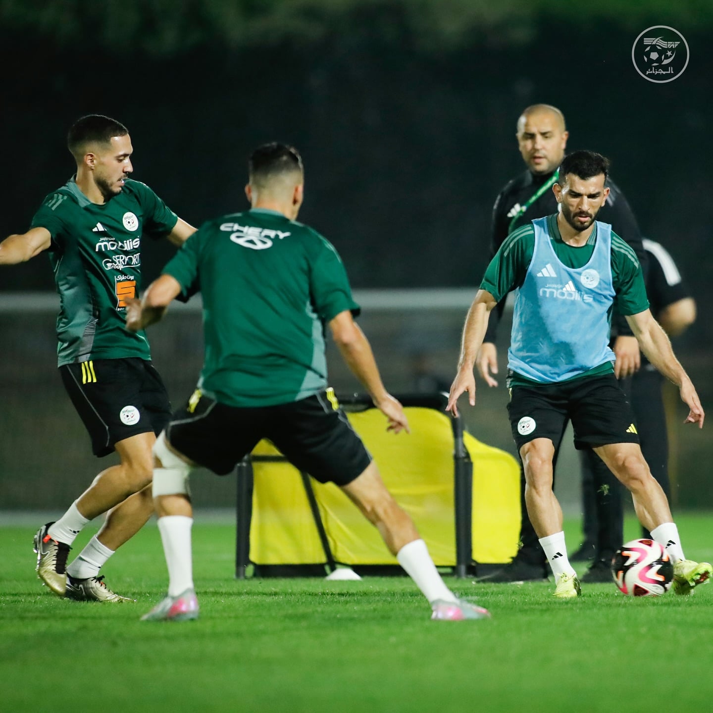 Algeria’s ‘A’ Team Holds First Training Session in Doha