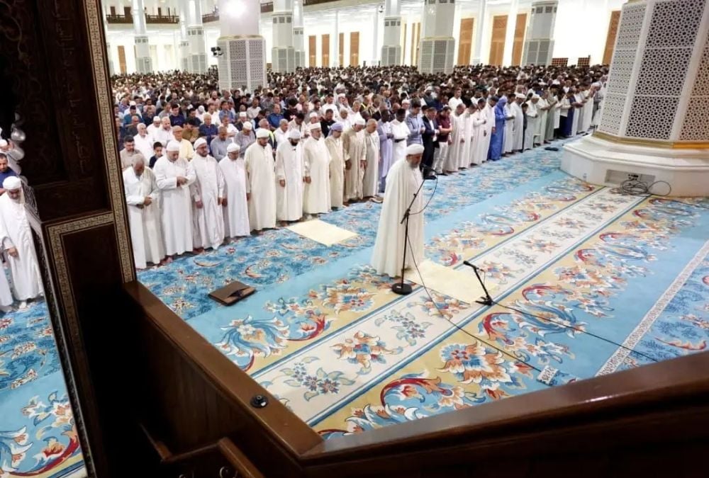 Algerians Offer Prayers for Rain Across the Nation