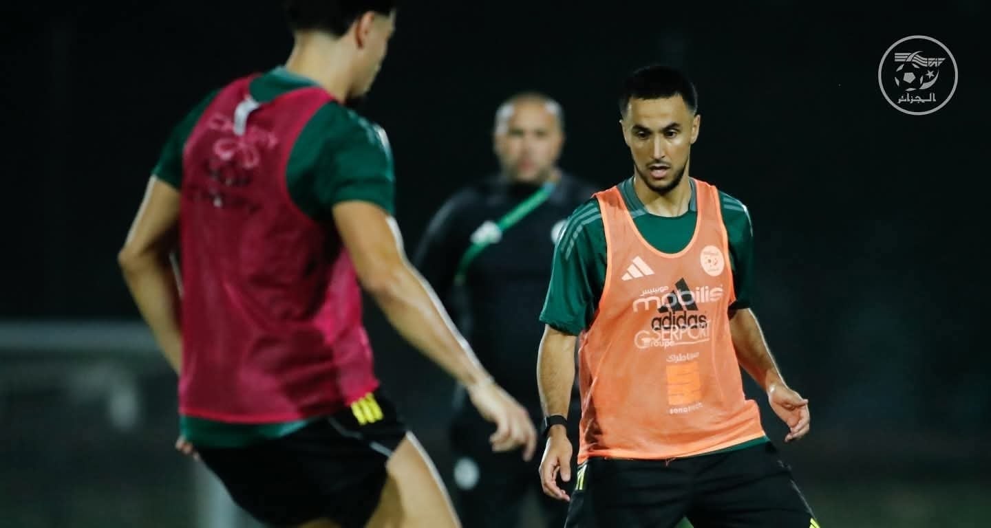 Adam Ounas Boosts Teammates’ Morale Ahead of Arab Cup
