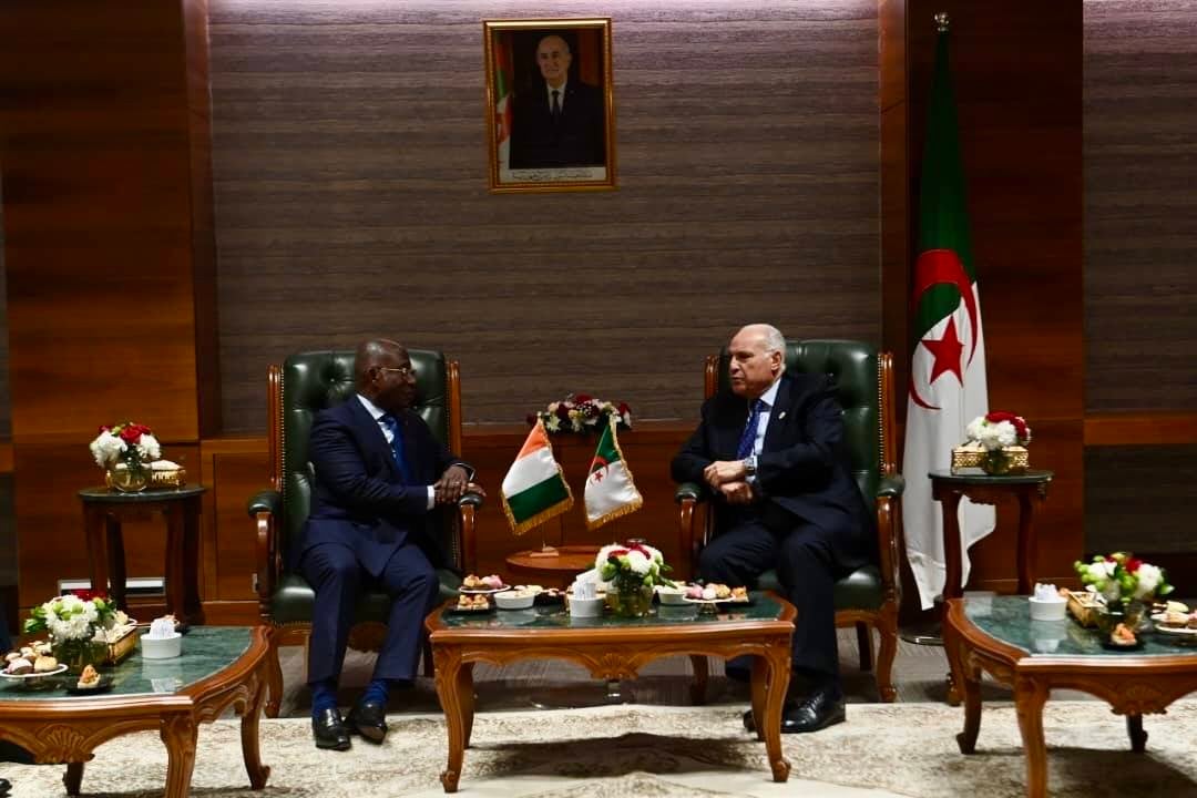 Algerian FM Attaf Meets Ivorian Counterpart Ahead of Oran Process