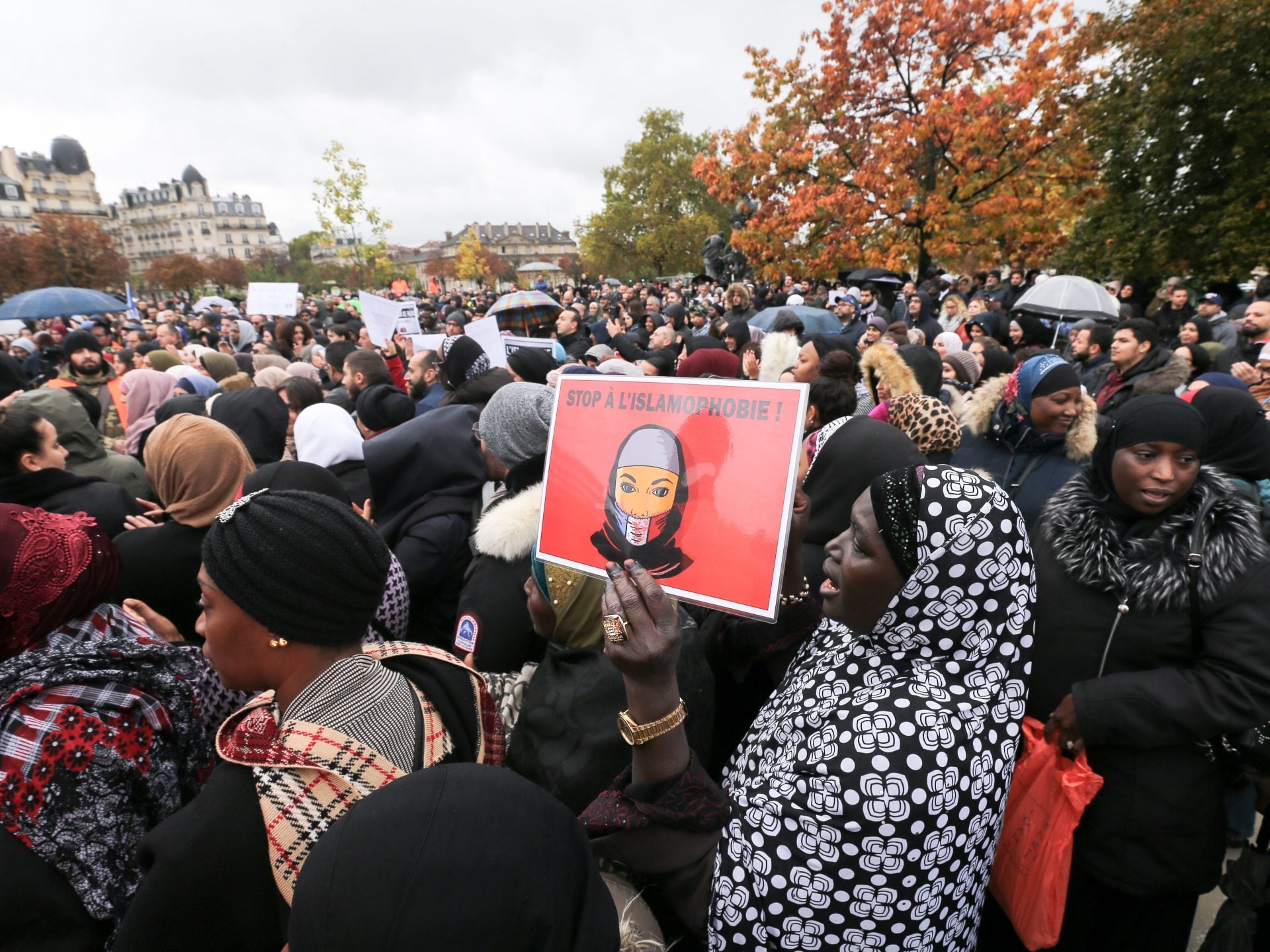 French Interior Minister Opposes Hijab Ban for Minors