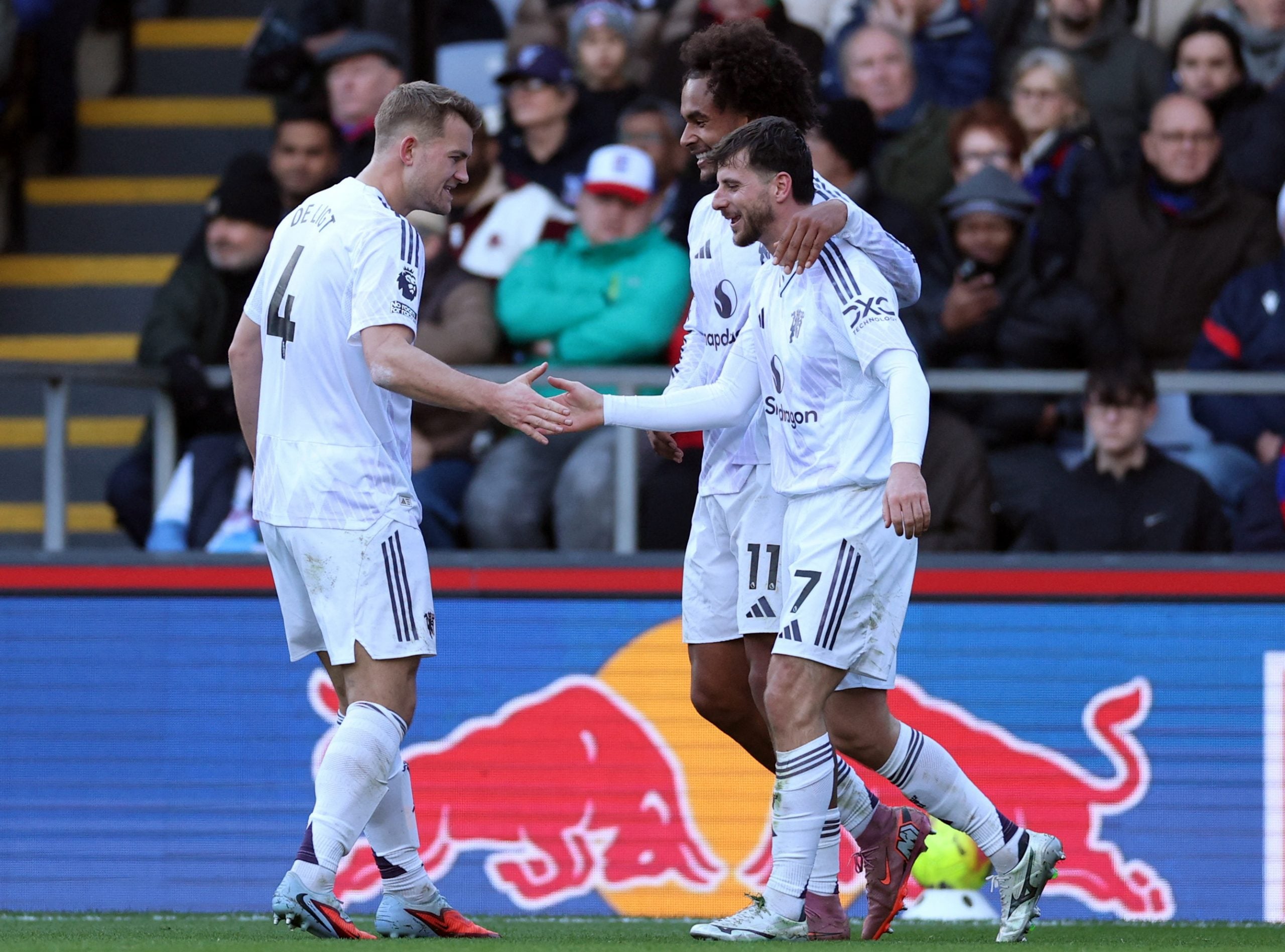 Man United Stuns Crystal Palace with Comeback Victory