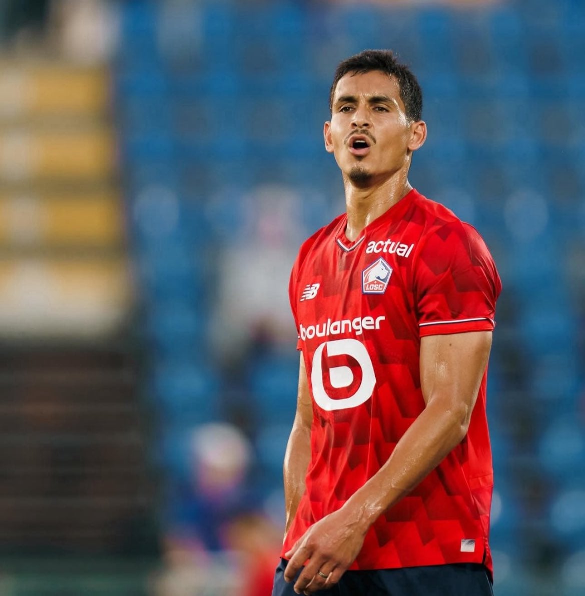 Lille Coach Addresses Mandi’s Early Exit Amid Injury Concerns