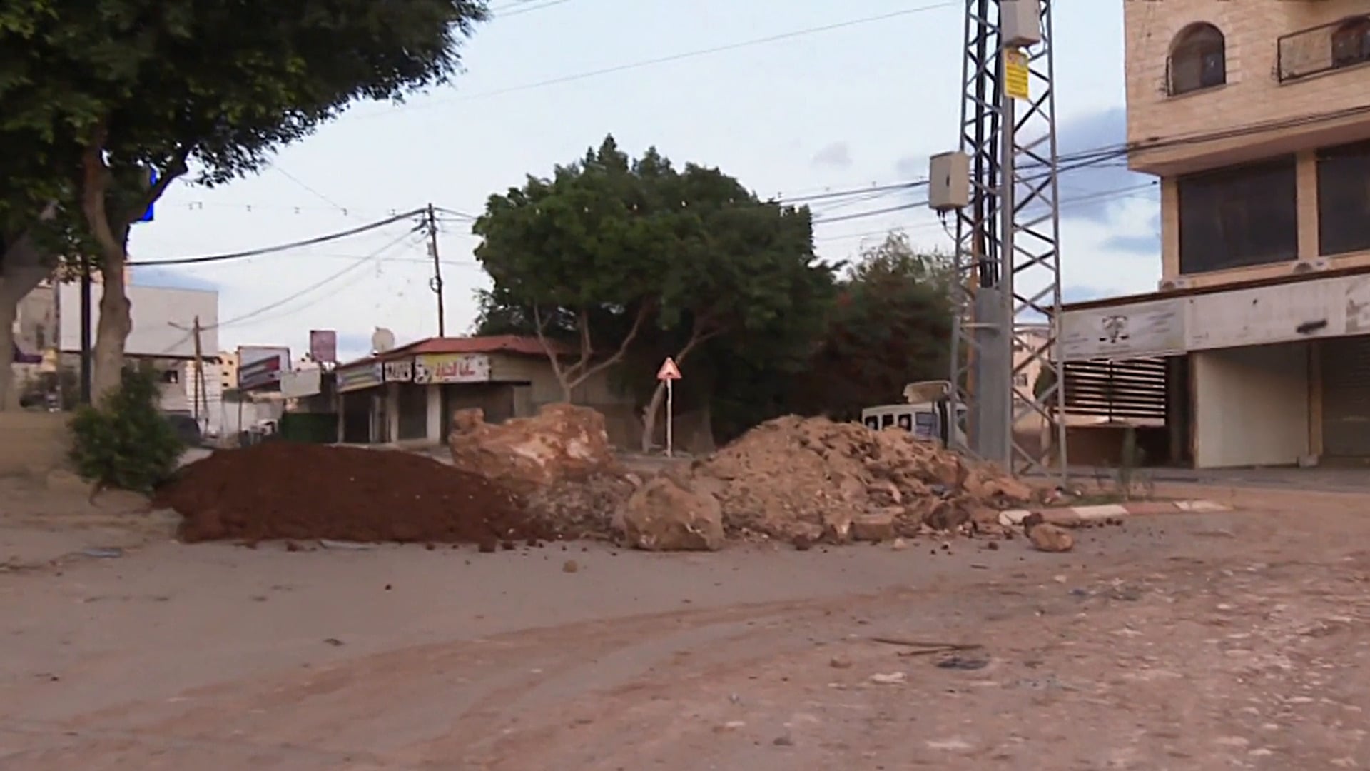 Israeli Forces Impose Curfew, Besiege Tubas