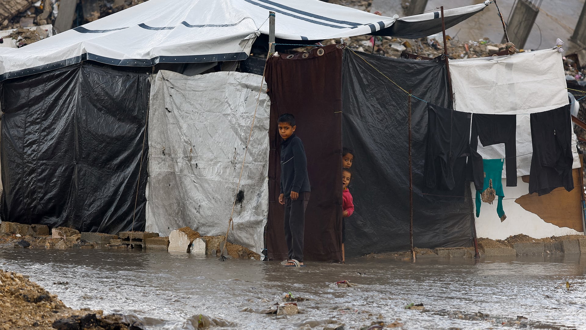 Hamas Urges Urgent Action to Aid Gaza Civilians Amid Aid Shortages