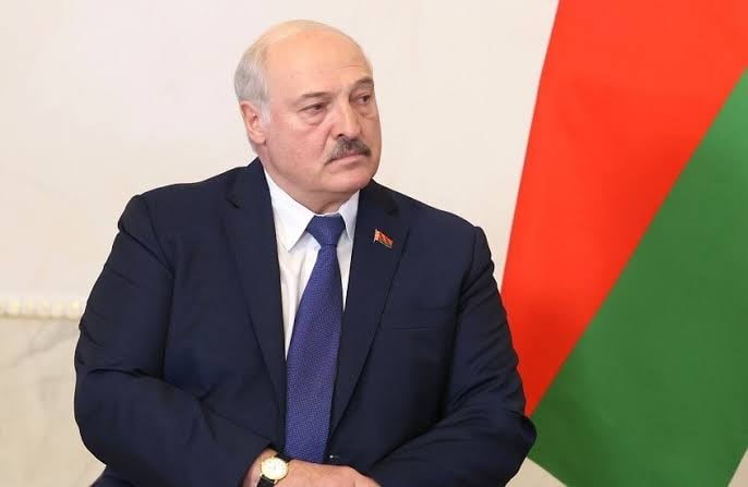 Belarusian President Pays Tribute at Martyrs’ Memorial in Algiers