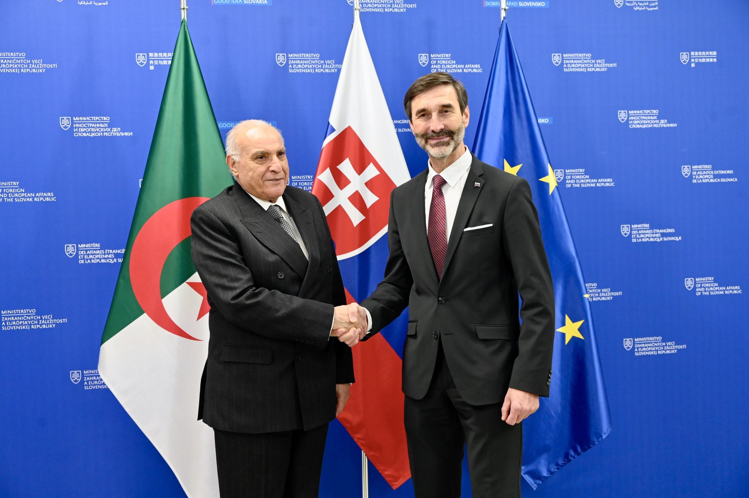 Minister Attaf Holds Bilateral Talks with Slovak Counterpart