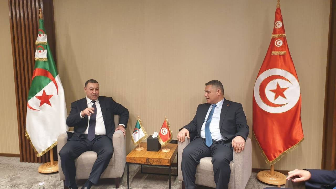Sayoud Holds Bilateral Talks with Tunisian Ministers
