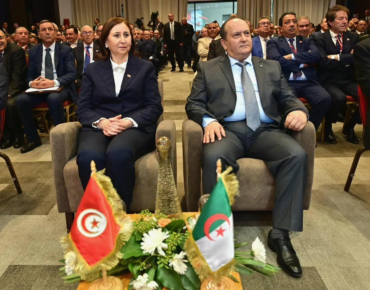 Algerian-Tunisian Economic Forum Kicks Off in Tunis