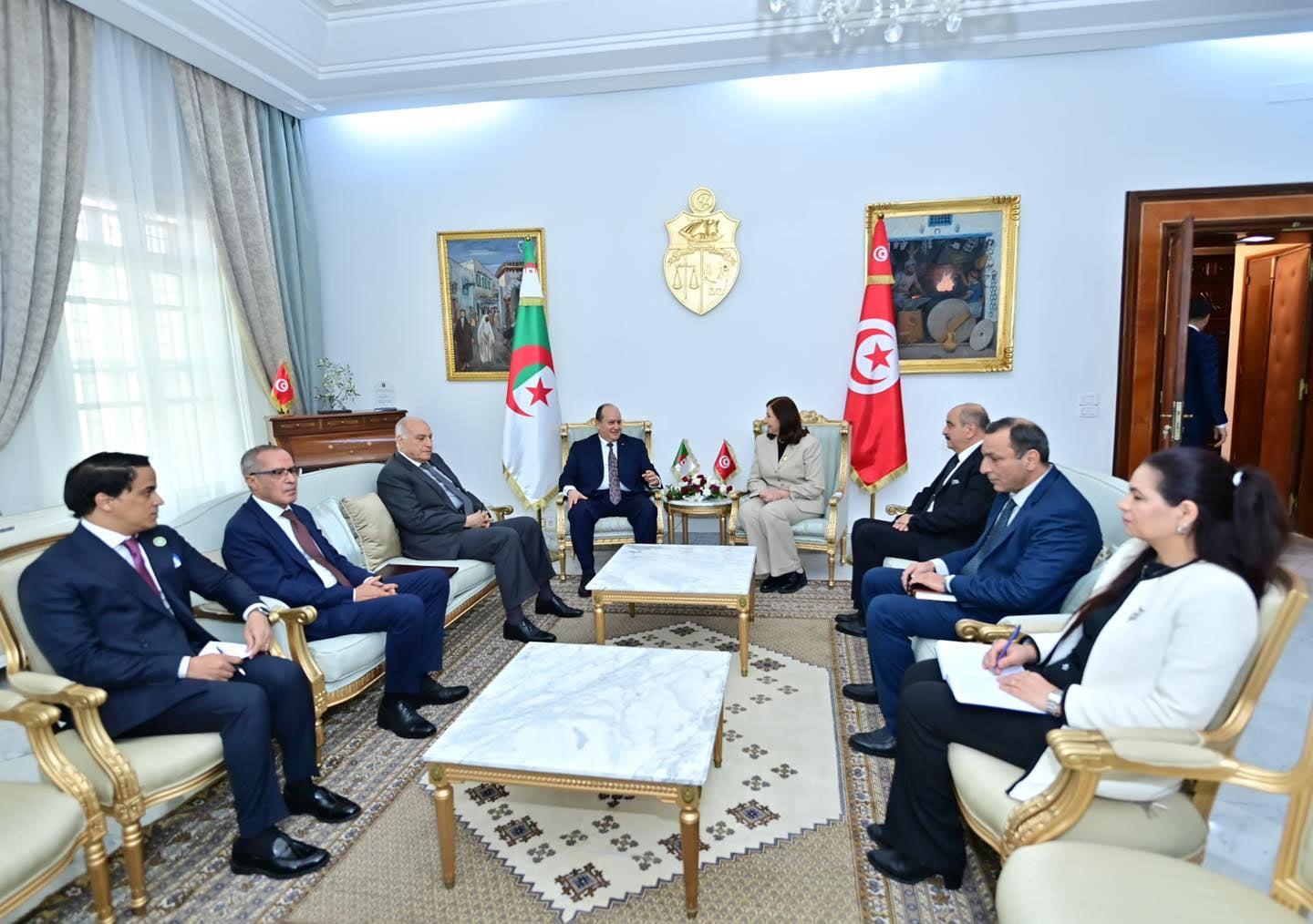 Algeria and Tunisia Strengthen Ties at Joint Commission Meeting