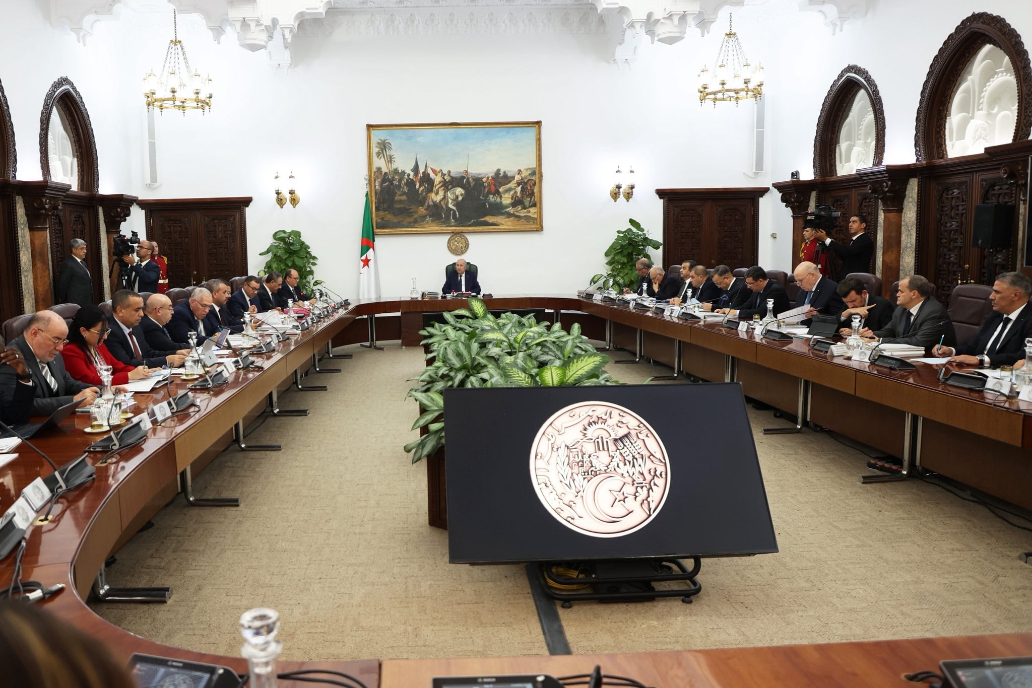 Cabinet Approves Pension Hikes, New Administrative Districts
