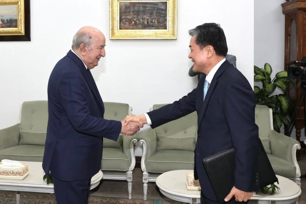 President Tebboune Bids Farewell to South Korean Ambassador