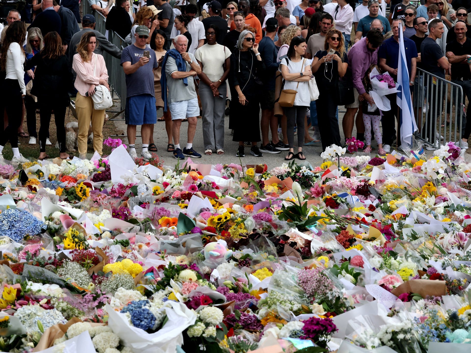 Sydney Mourns Bondi Attack Victims, PM Hints at ISIS Link