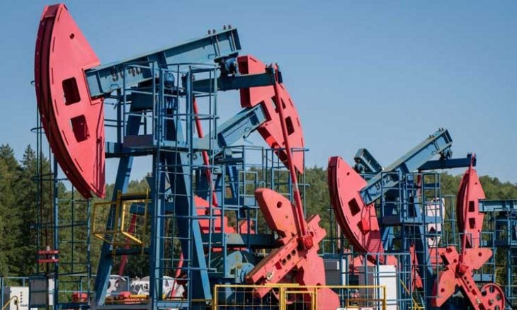 Oil Prices Dip Amid Ukraine Talks, China Slowdown
