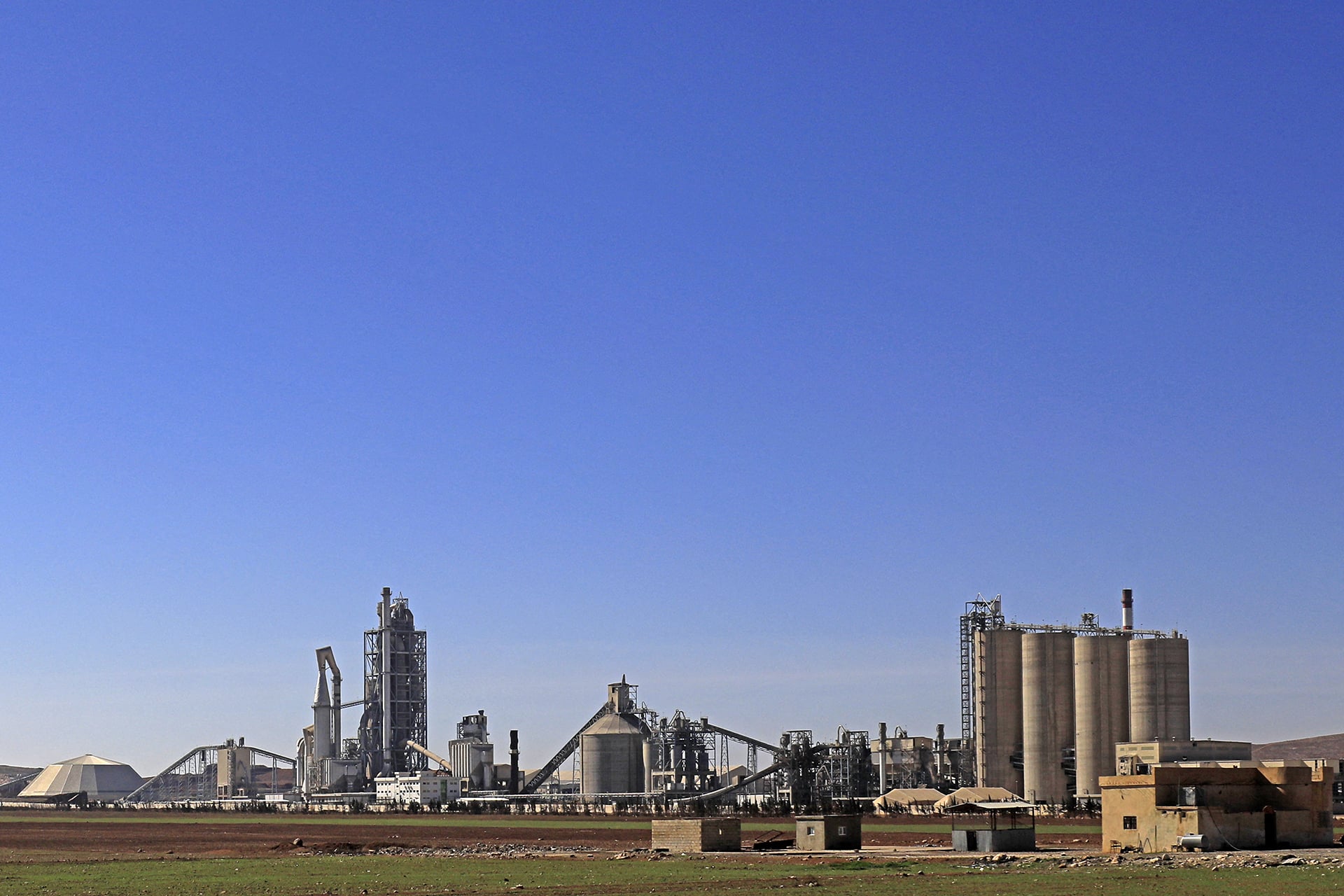 French Prosecutors Seek Billion Euro Fine for Lafarge Syria