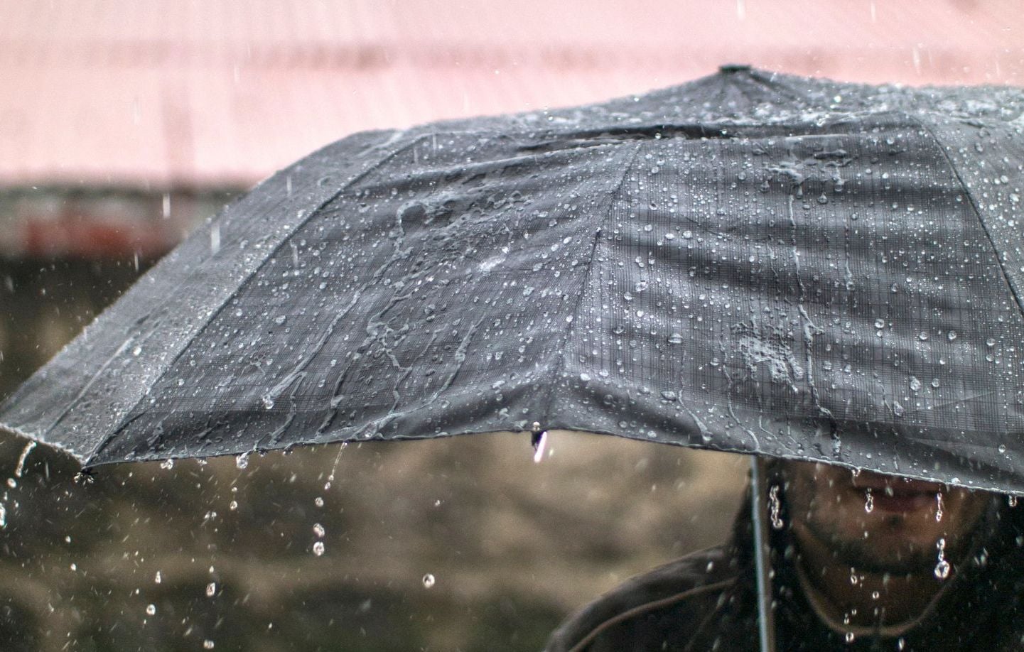 Severe Thunderstorms and Hail Threaten Several Algerian Regions