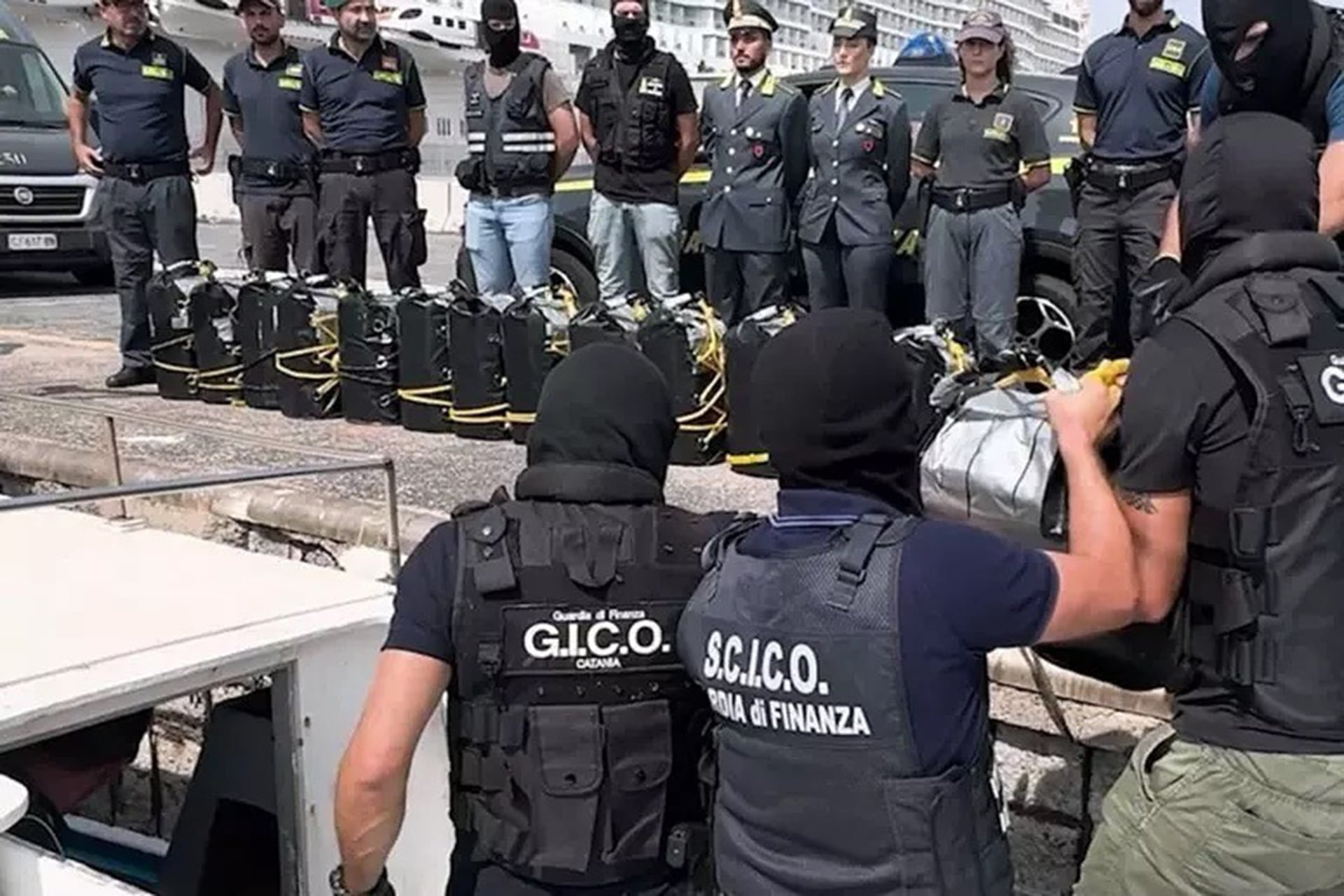 Italian Police Crack Down on Drug Trafficking, Hundreds Arrested