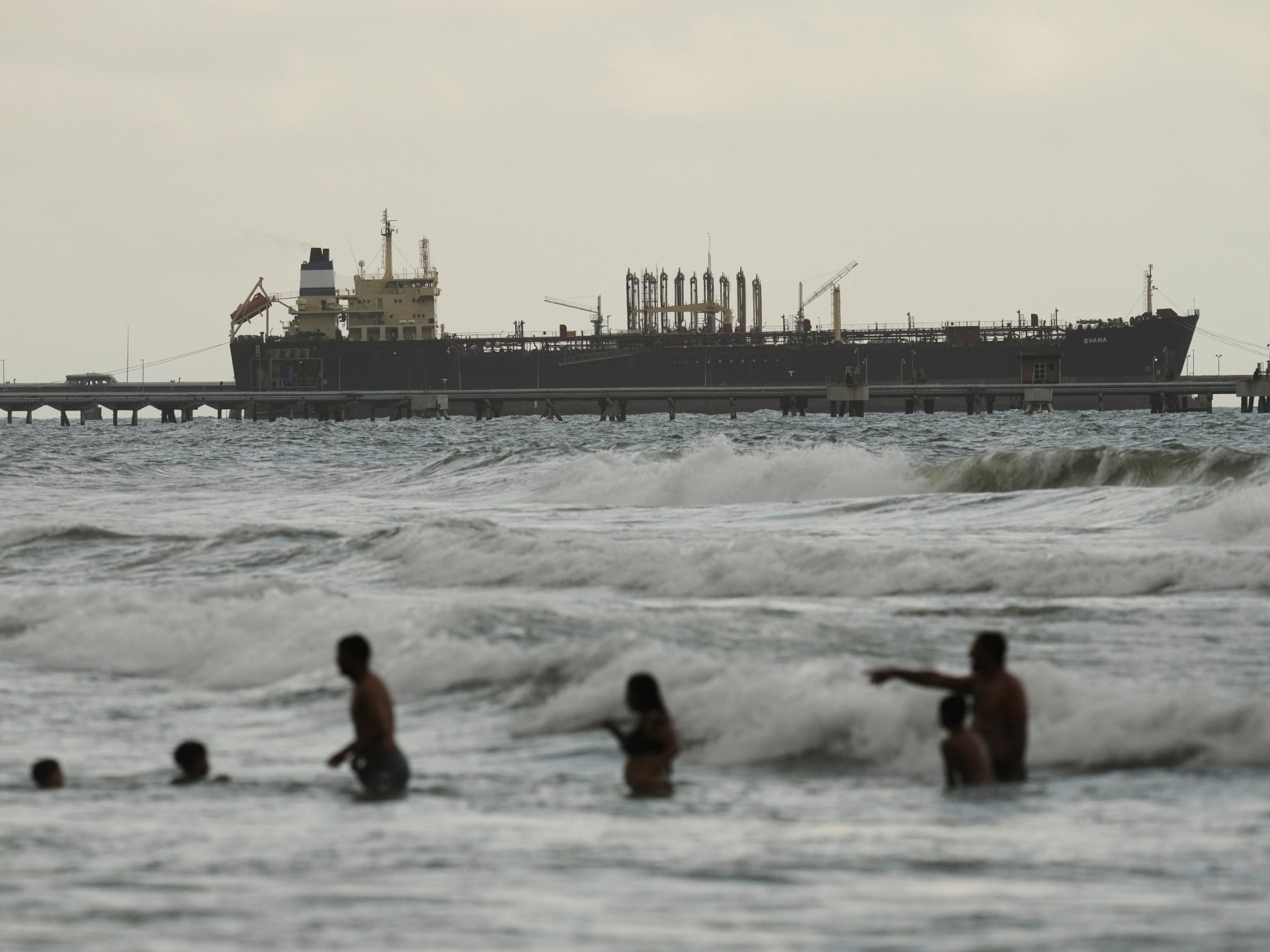 US Coast Guard Seeks Reinforcements to Seize Venezuelan Oil Tanker