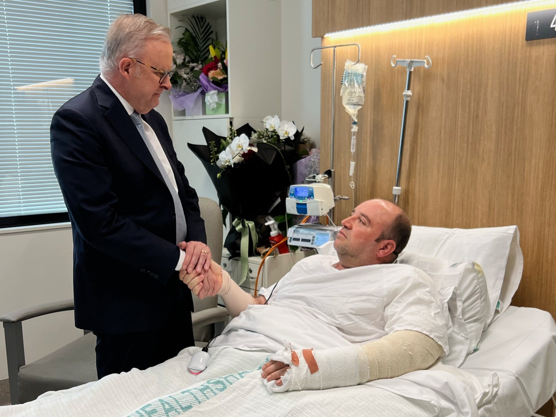 “Bondi Beach Hero” Reveals Motivation Behind Sydney Attack Intervention
