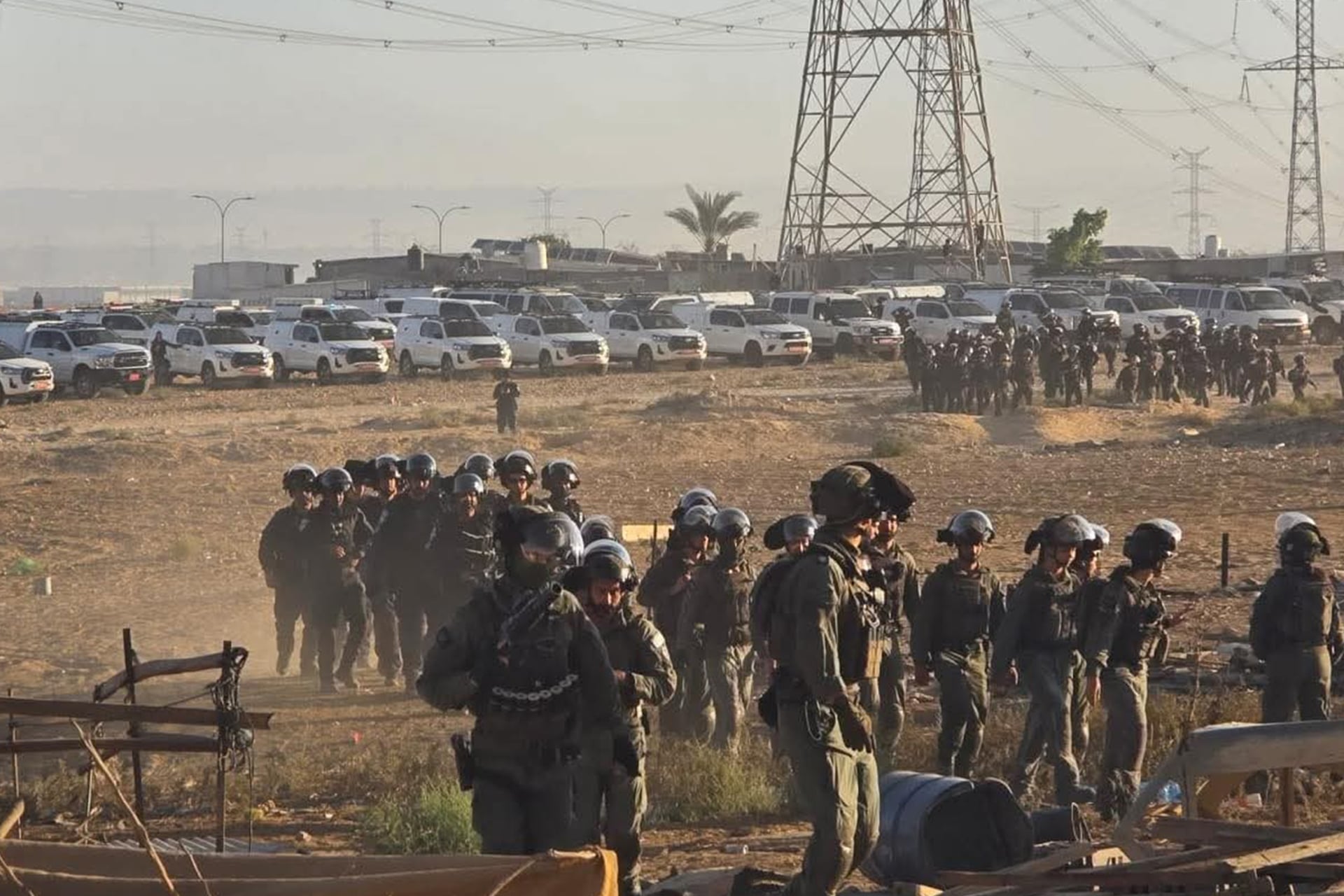 Israeli Police Raid Negev Town After Ben-Gvir Stoning