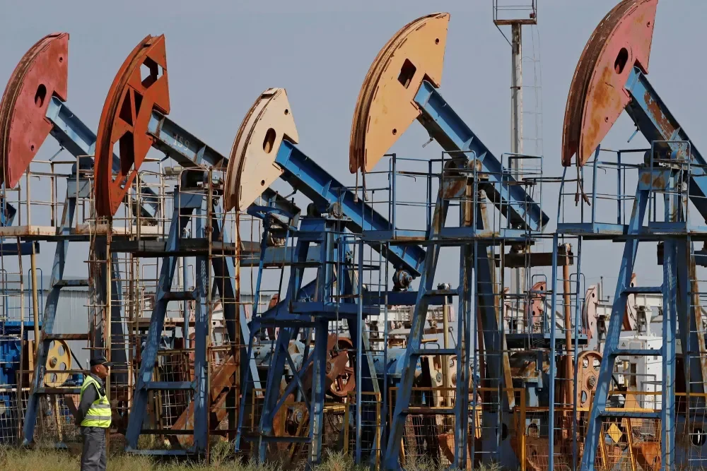 Oil Prices Plunge Over 10% in 2025 Amid Global Oversupply