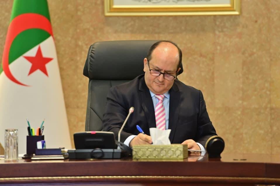 Prime Minister Ghrib Chairs Government Meeting on Key Initiatives