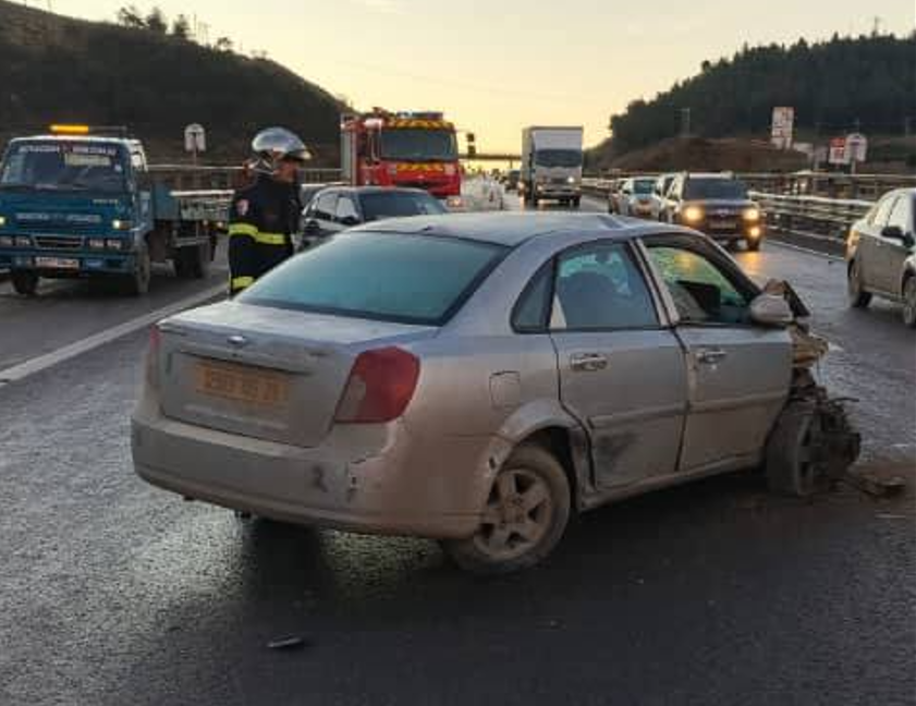 Multiple Vehicle Collision in Medea Claims One Life