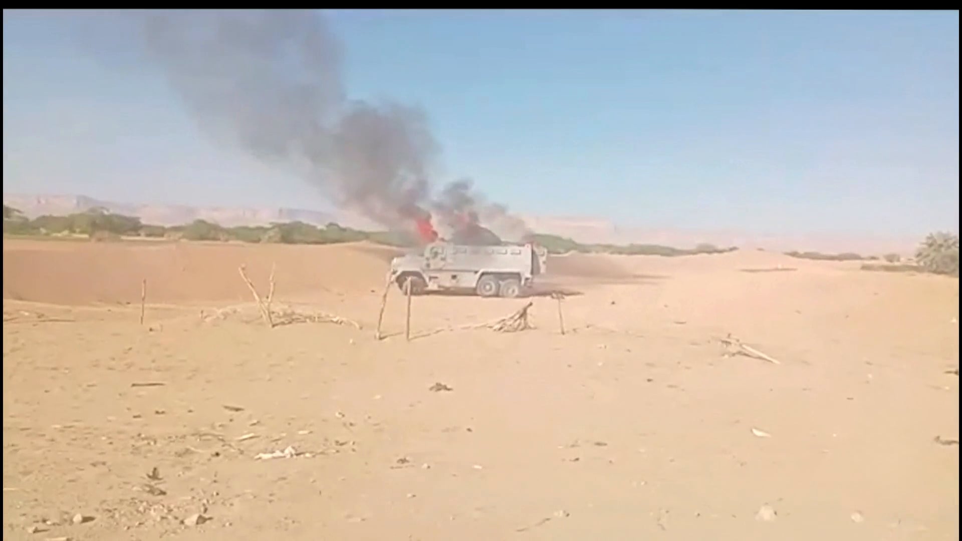 Escalation in Hadramaut: Armored Vehicles Ablaze Amidst Tensions
