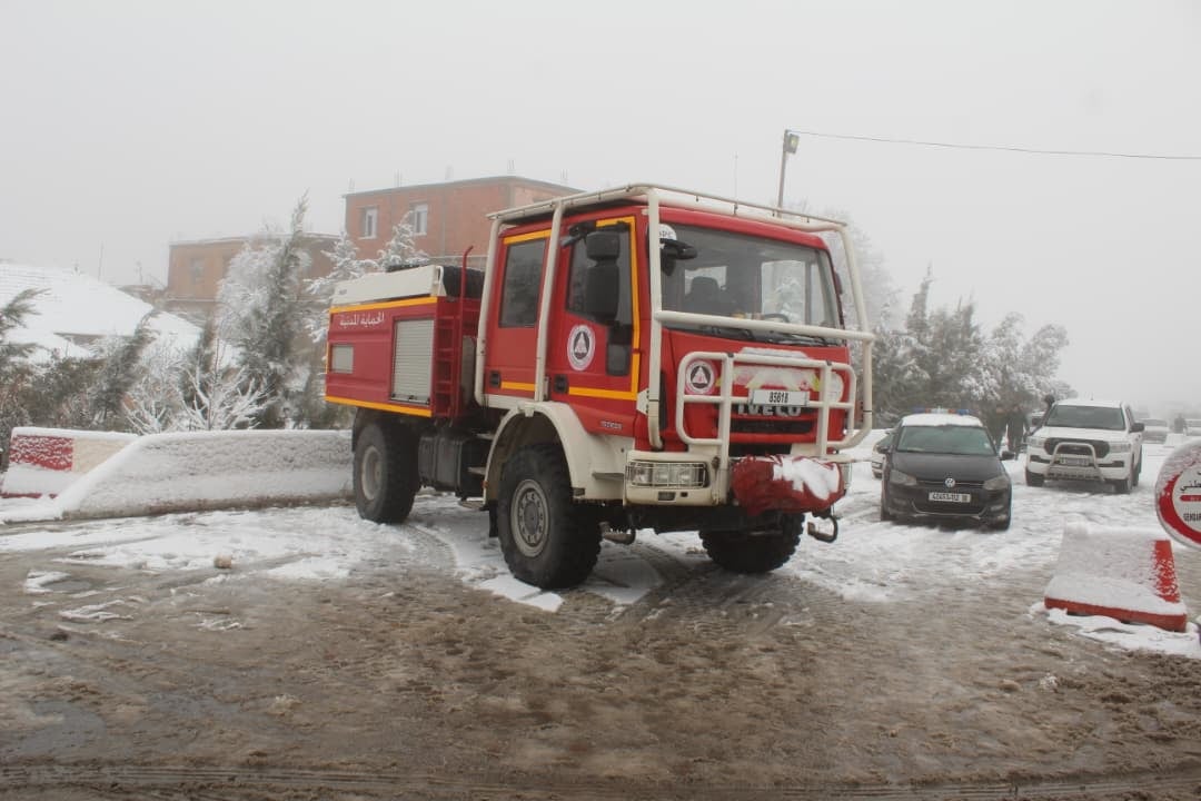 Severe Weather: 58 Vehicles Freed from Snowdrifts in Western Algeria