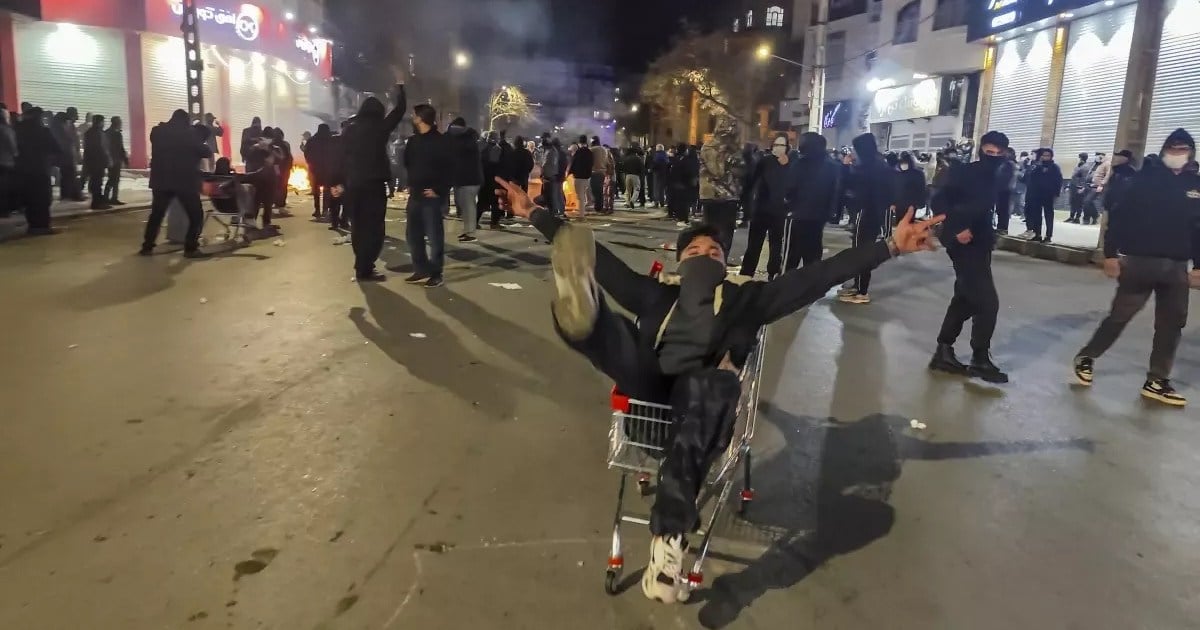 Iran Protests Widen; State TV Acknowledges Casualties, Trump Warns Tehran