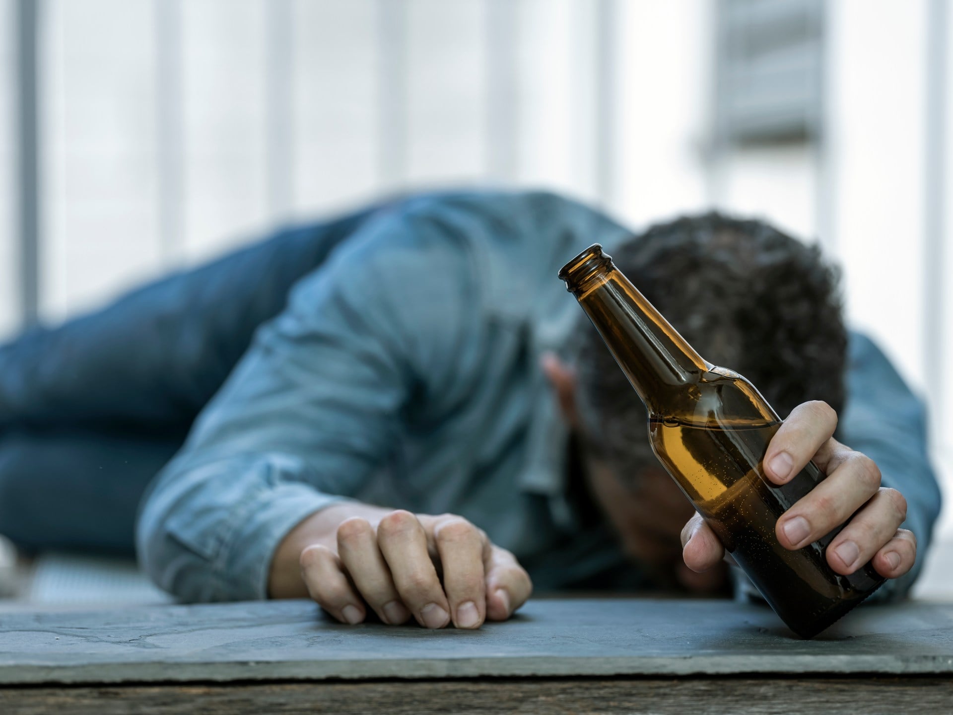 British Surgeon Reclaims Life After 30 Years of Alcohol Addiction