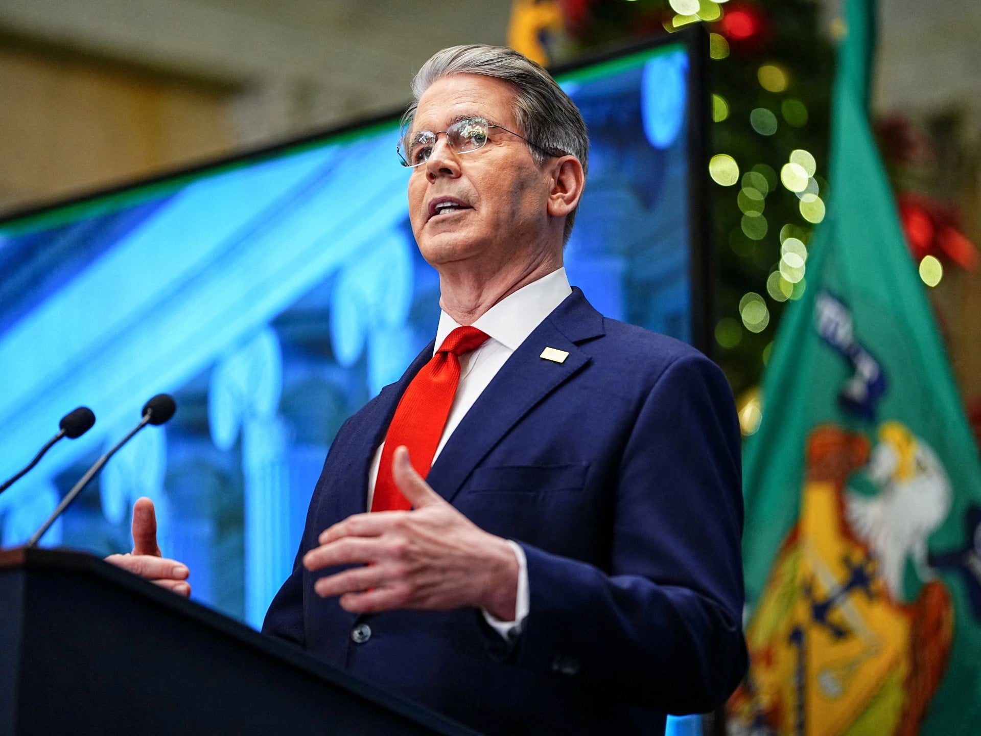 US Considers Lifting Venezuela Sanctions, Urges Citizens to Leave