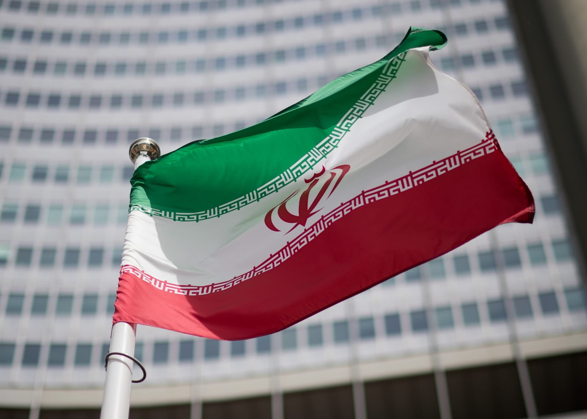 Iran: Security Forces Reportedly Suffer Heavy Losses in Isfahan