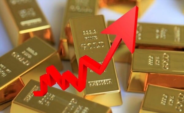 Gold Surges Past $4600, Silver Hits Record High Globally