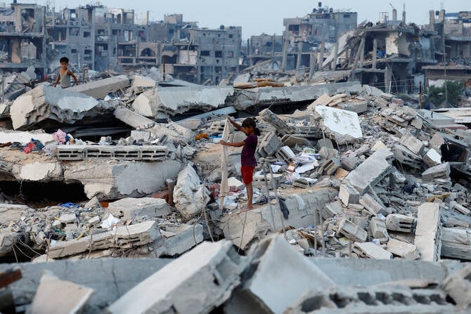 Palestinian PM Calls for Gaza Reconstruction