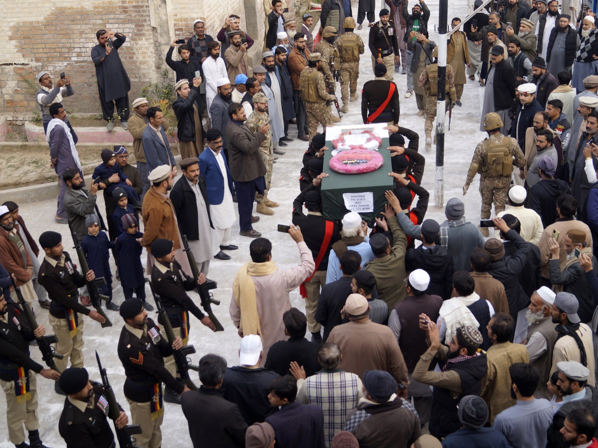 Pakistani Police Officers Killed in Bomb Attack
