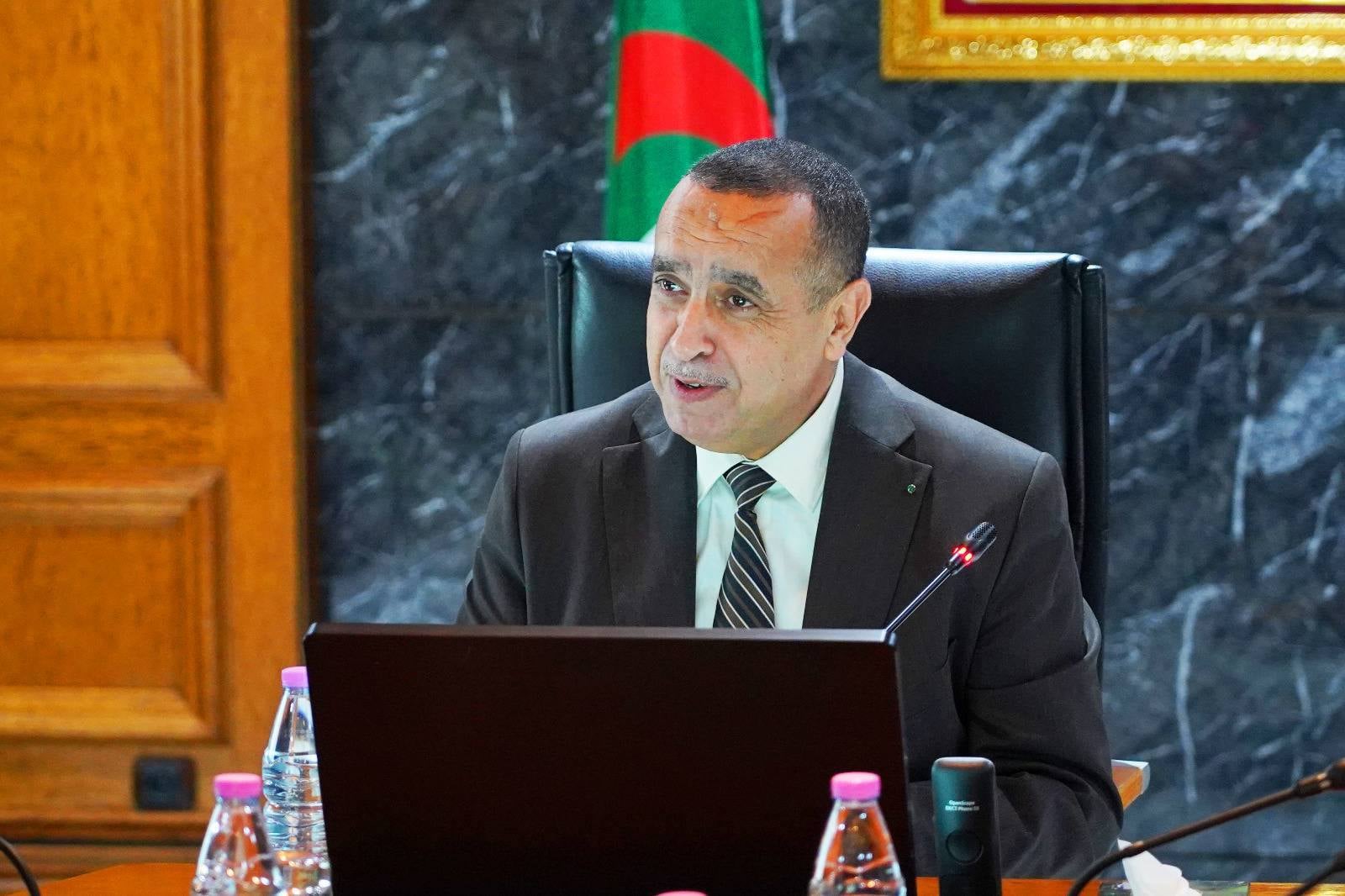Energy Minister Convenes Key Meeting on Electricity and Gas Sectors