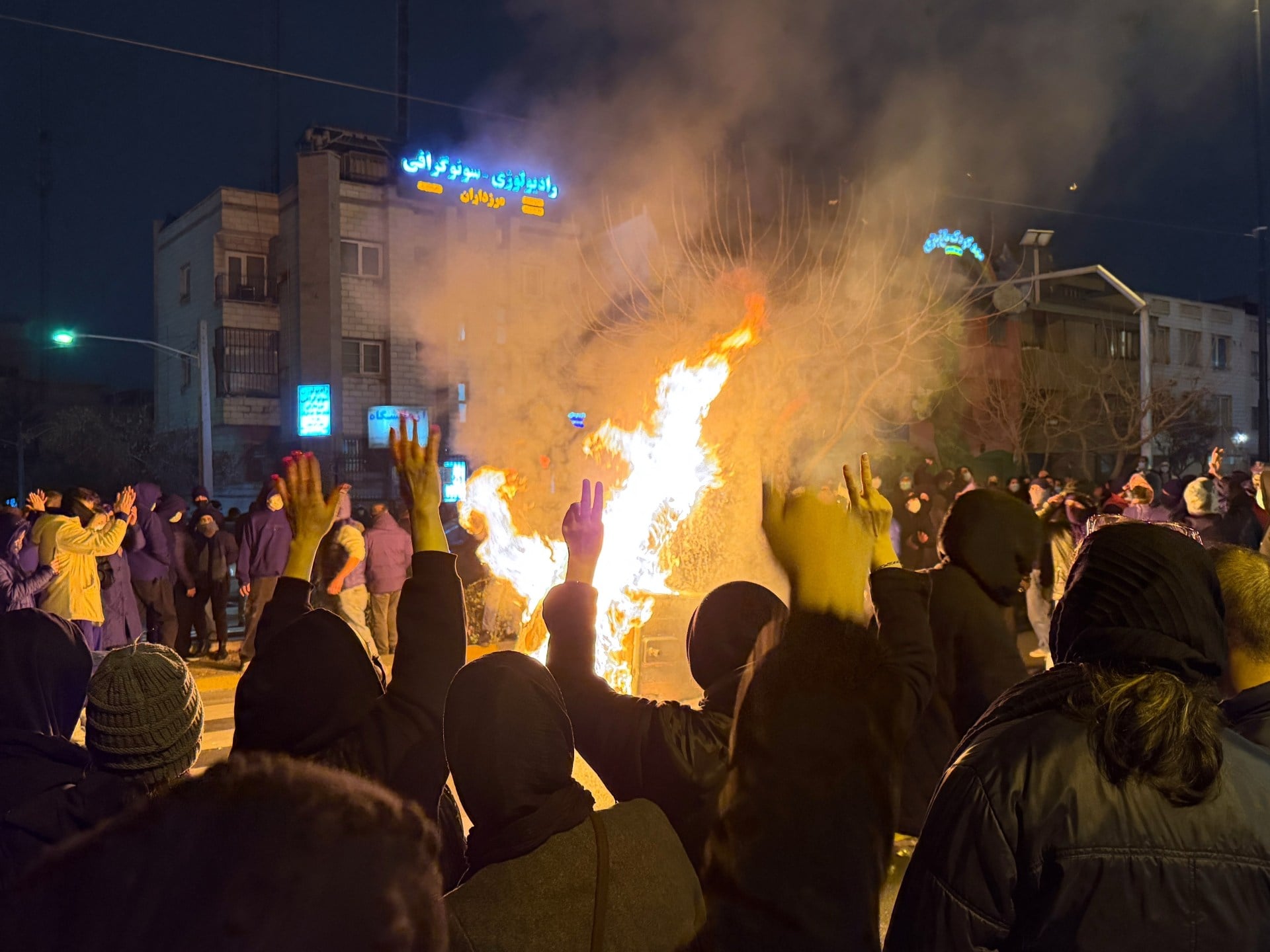 Iran Protests: Trump Urges Seizure of Institutions Amid Rising Death Toll