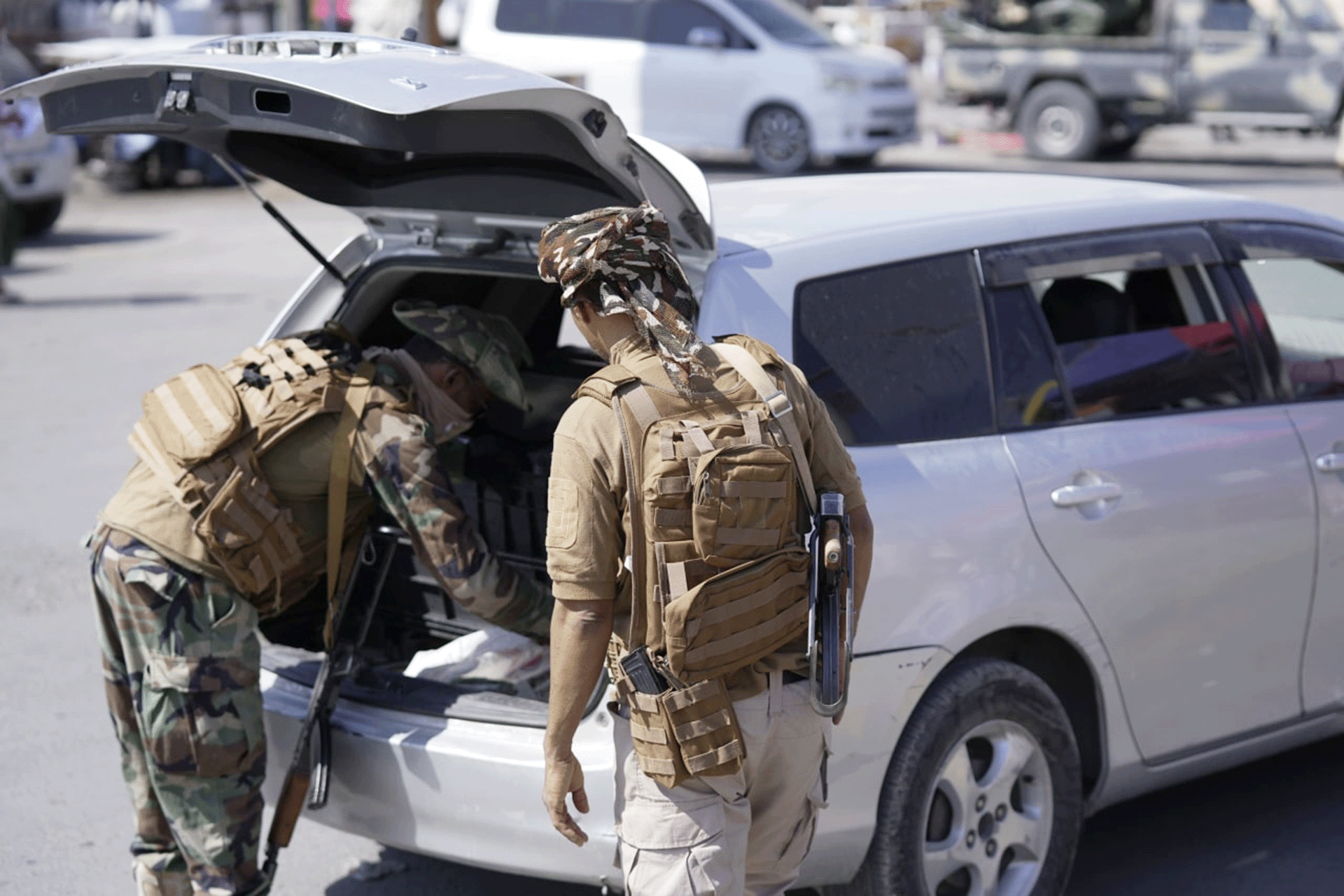 Yemen: Hadramout Bans Public Arms, Al Mahrah Demands Return of Stolen Weapons