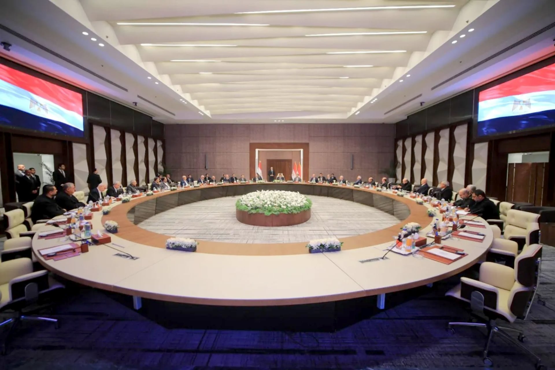 Gaza Administration Committee Meets in Egypt Amid Truce Obstacle Claims