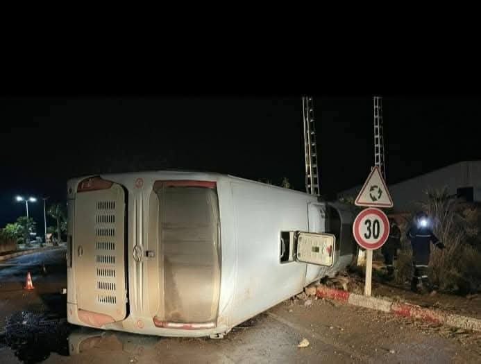 Serious Bus Accident in Laghouat Injures 19