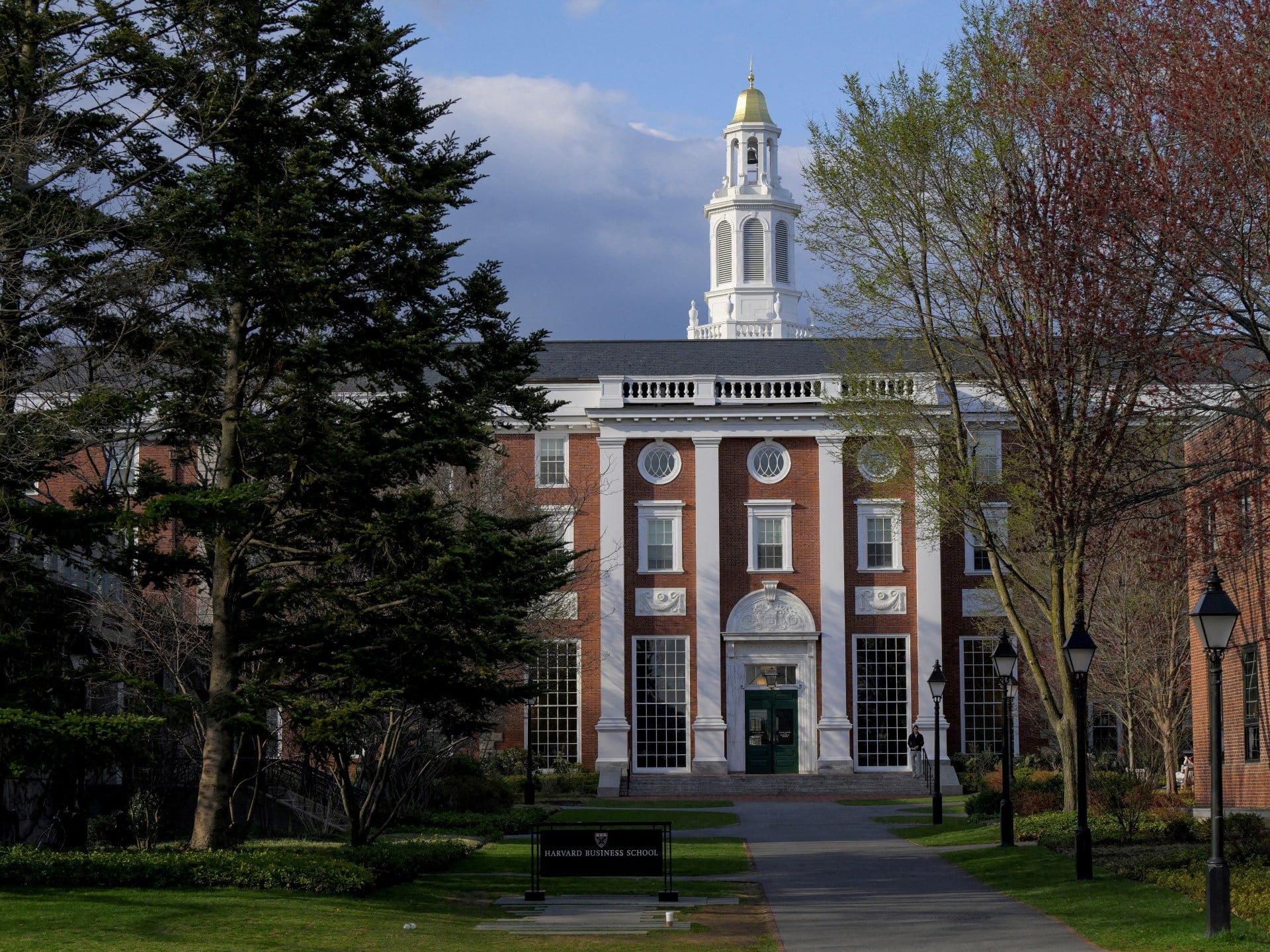 Harvard and US Universities Face Rising Challenge from China