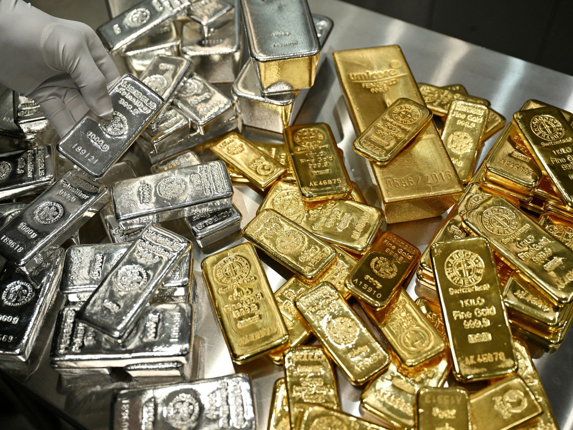 Gold Prices Surge to Record Highs: Social Media Reacts