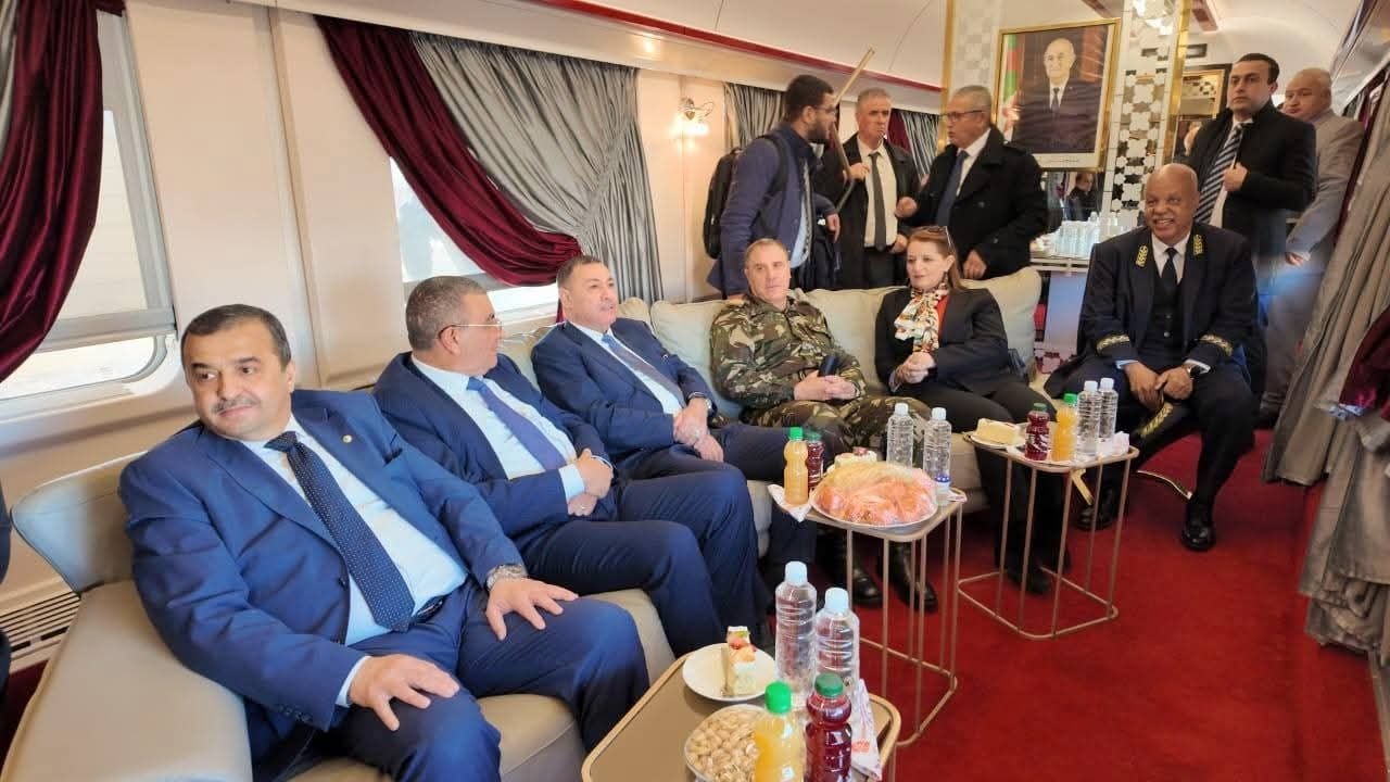 Ministerial Delegation Conducts Test Run on Tindouf-Gara Djebilet Train Line