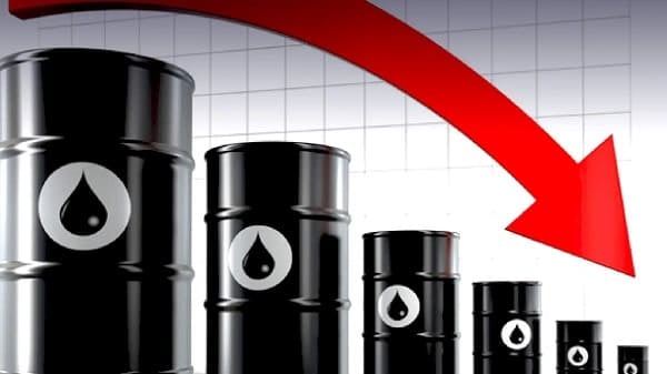 Oil Prices Dip Despite US Winter Storm Impact