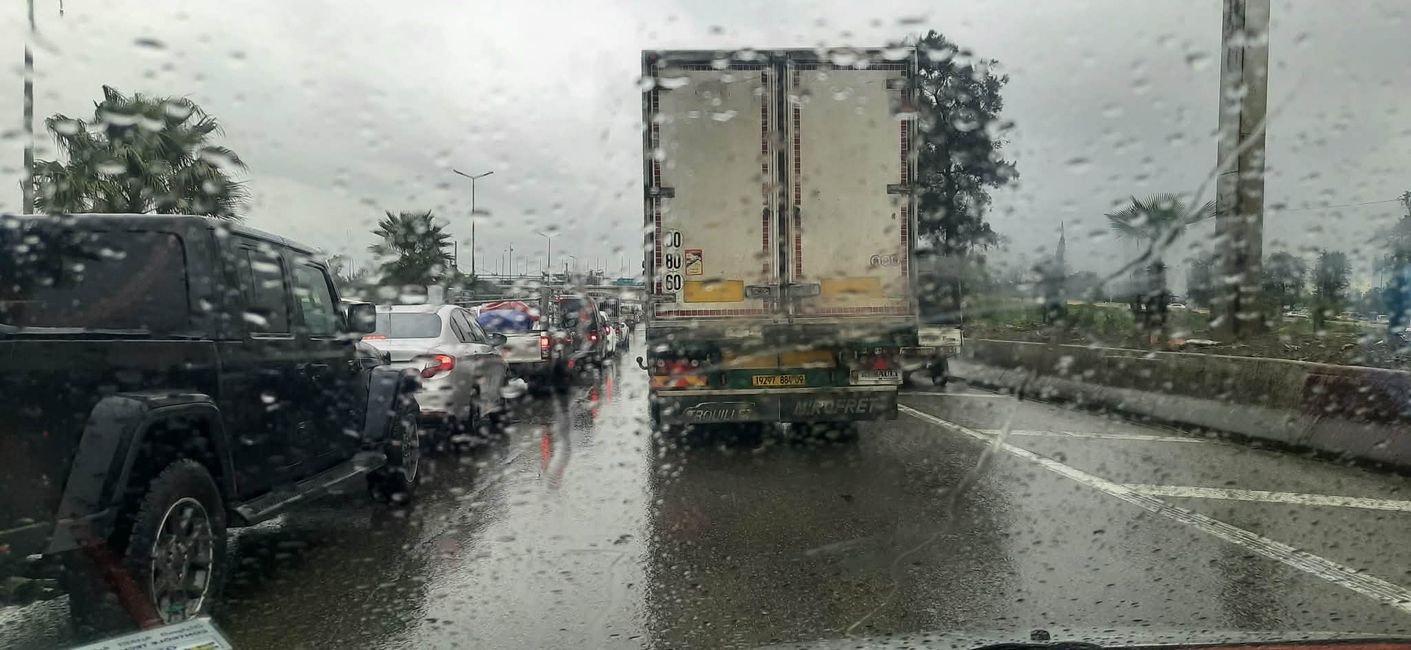 Strong winds and heavy rain expected in central and western provinces